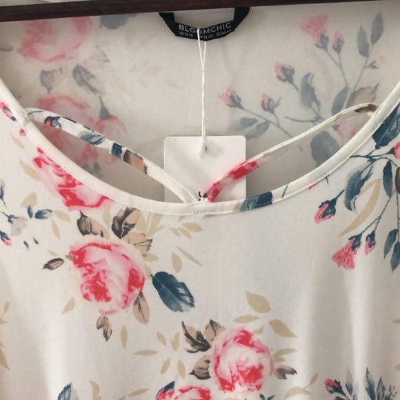BLOOMCHIC HI-LOW FLORAL BLOUSE SIZE 14-16 NWT - Picture 2 of 8